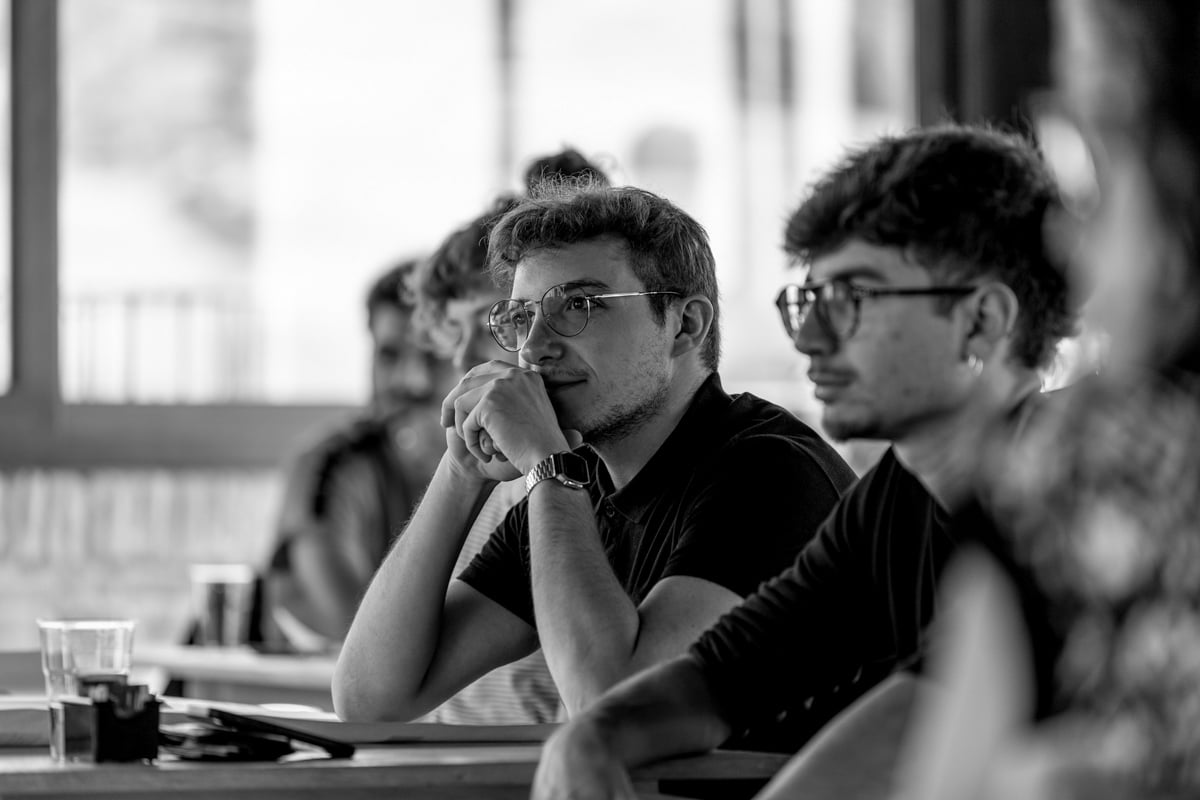 Team webeing durante una conferenza